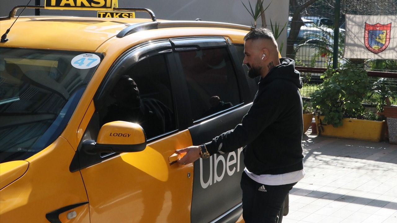 Askeri Üniformayla Dolandırıcılık İddası: 10 Yıla Kadar Hapis İstemi