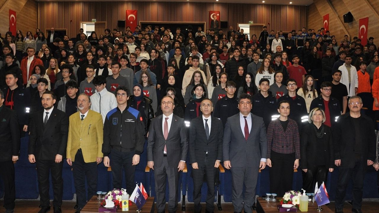 Astronot Tuva Cihangir Atasever, Eskişehir'de Öğrencilerle Buluştu