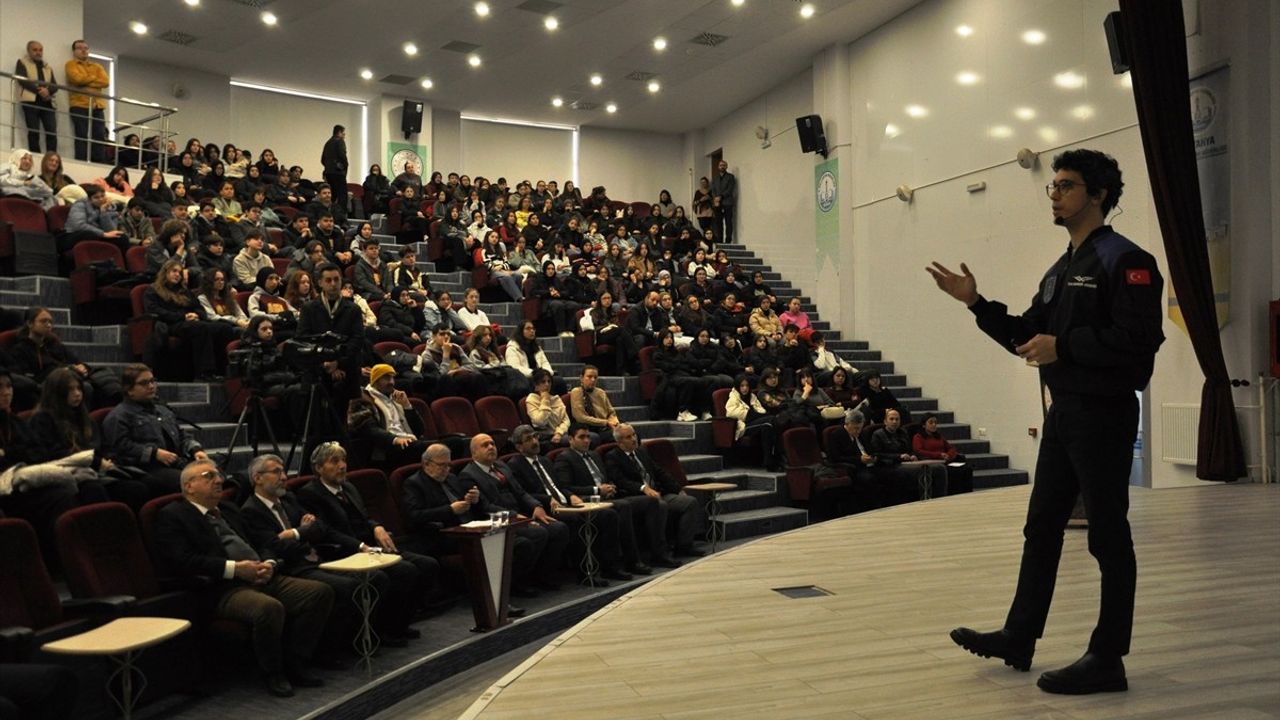 Astronot Tuva Cihangir Atasever, Kütahya'da Öğrencilerle Buluştu