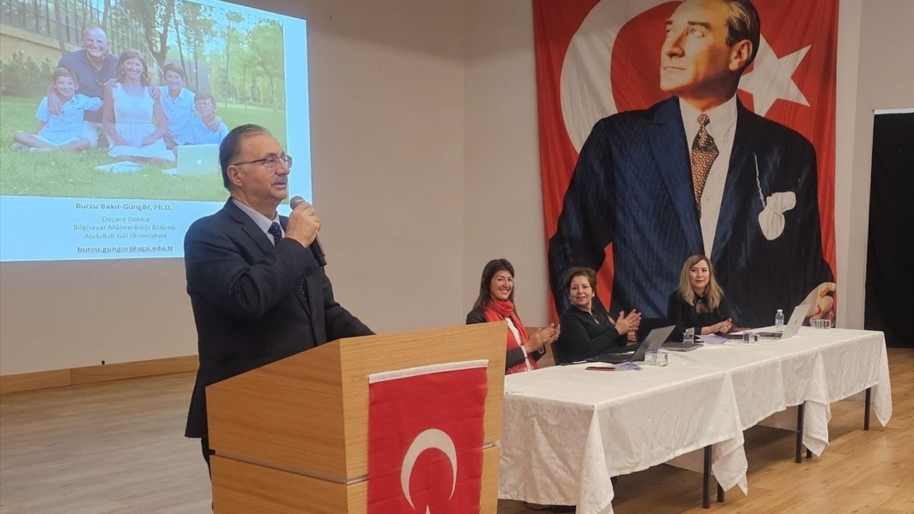 Ataşehir'de 'Uluslararası Bilimde Kadınlar ve Kız Çocukları Günü' Paneli Gerçekleştirildi