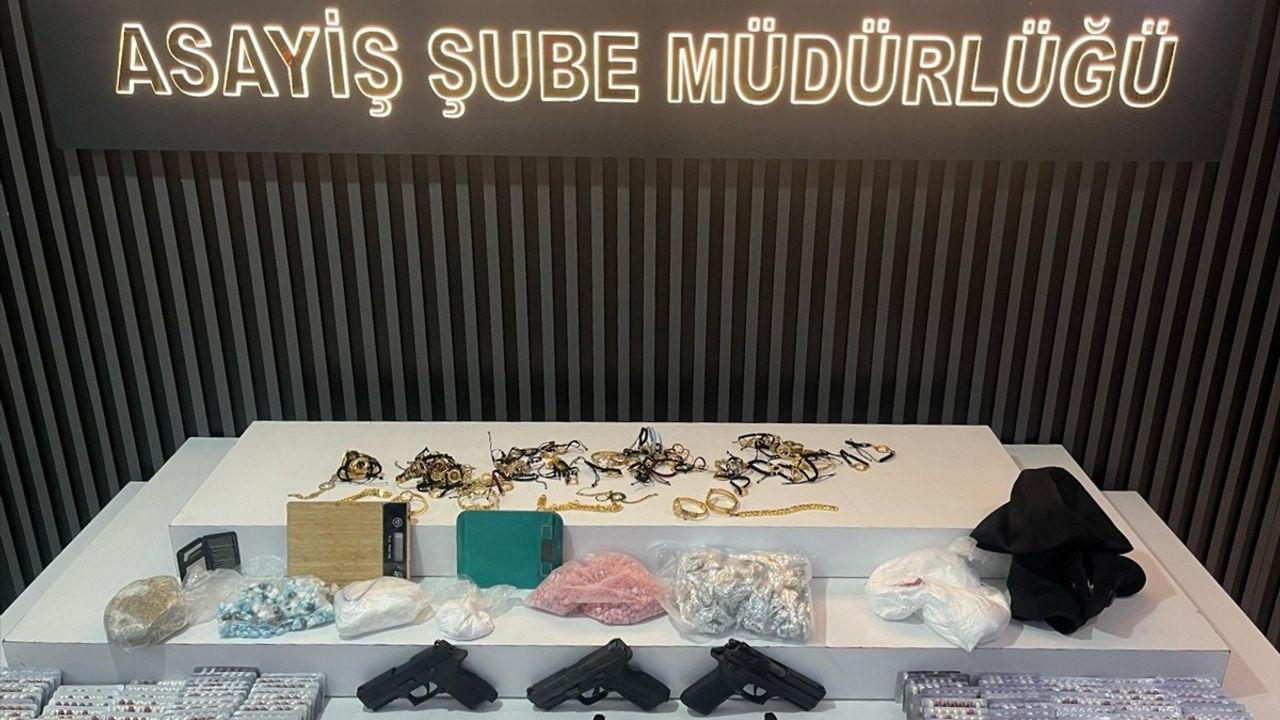 Avcılar’da Kuyumcu Soygunu: İki Şüpheli Tutuklandı