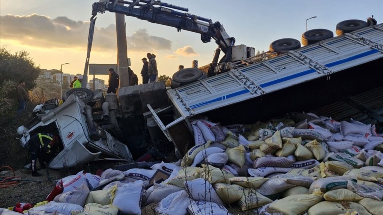 Aydın Kuşadası'nda Tır Kazası: 1 Ölü, 3 Yaralı