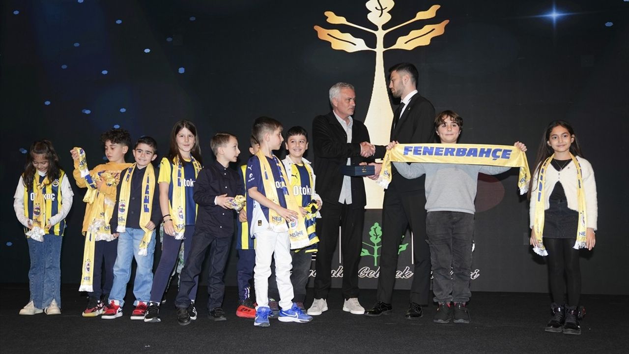 Aydınlık Gelecek Ödülleri Sahiplerini Bulduları