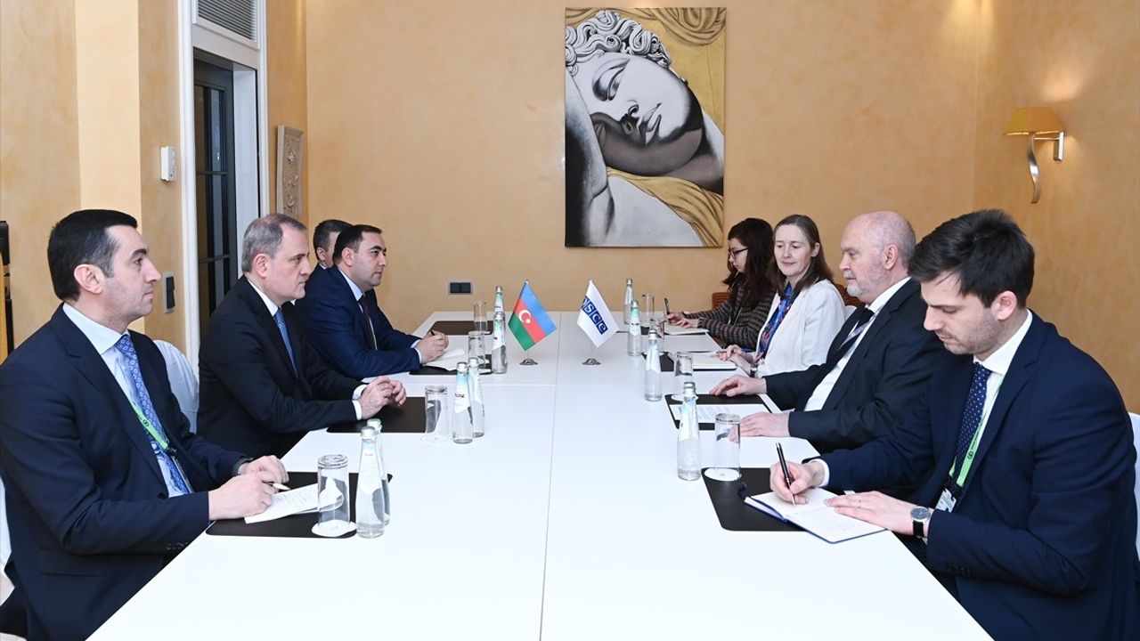 Azerbaycan Dışişleri Bakanı Bayramov, AGİT Genel Sekreteri Sinirlioğlu ile Görüştü