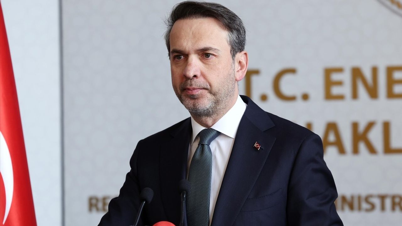 Bakan Bayraktar: YEKA-GES 2024 Yarışmaları ile 3 Milyar Dolar İthalat Önlemesi Bekleniyor