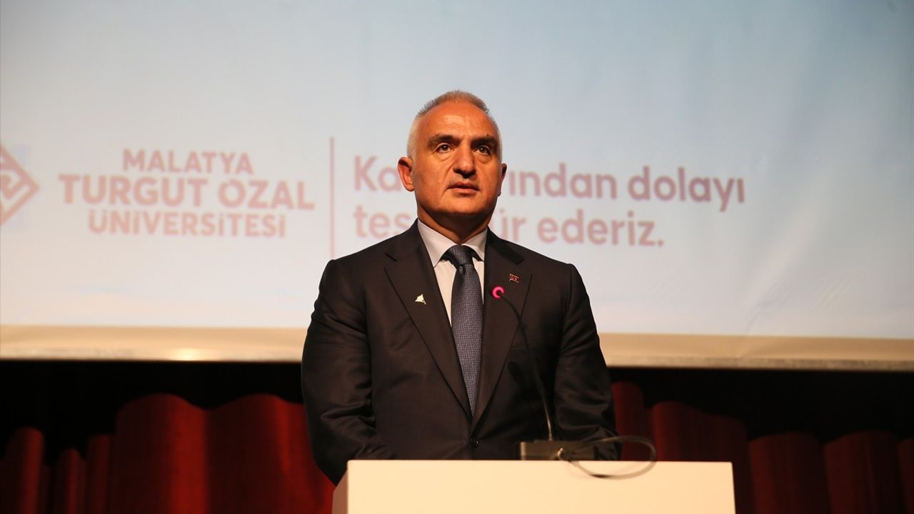 Bakan Ersoy, Malatya'da '6 Şubat Depremi Anma Programı'nda Açıklamalarda Bulundu