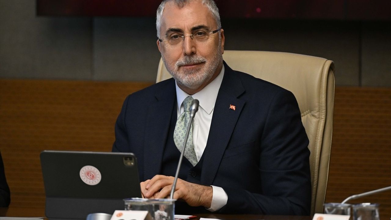 Bakan Işıkhan'dan Kadına Karşı Şiddet ve Ayrımcılıkla Mücadele Vurgusu