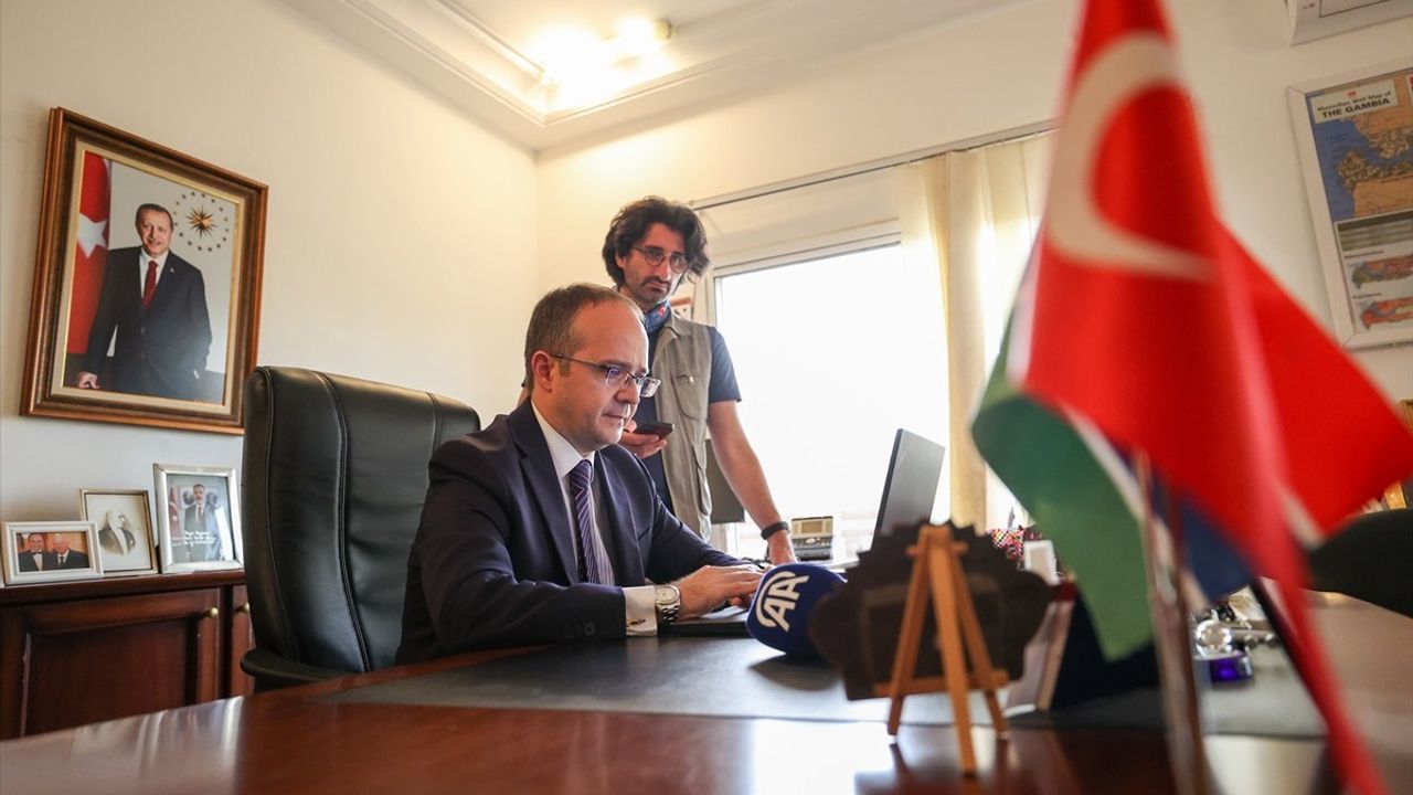 Banjul Büyükelçisi Fahri Türker Oba, Anadolu Ajansı'nın 'Yılın Kareleri' Oylamasında Favorilerini Seçti