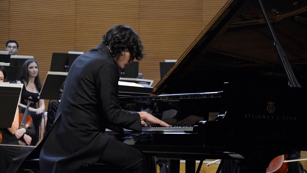 BBDSO, Piyanist Cem Babacan ve Şef Matthew Coorey ile Muhteşem Bir Konser Gerçekleştirdi