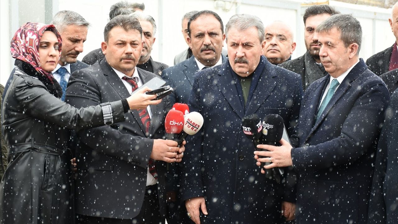 BBP Genel Başkanı Destici, Malatya'da Depremzedelere Destek Sözü Verdi