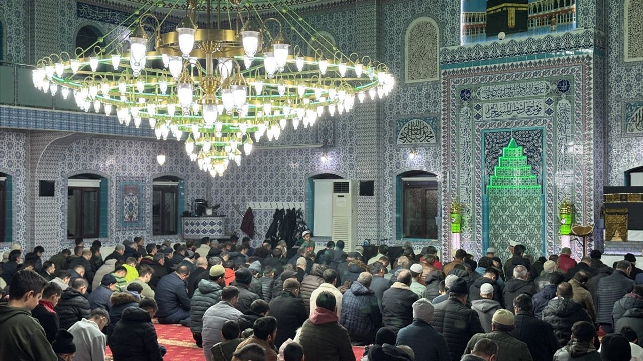 Berat Kandili Konya, Aksaray, Karaman ve Afyonkarahisar'da Coşkuyla İdrak Edildi