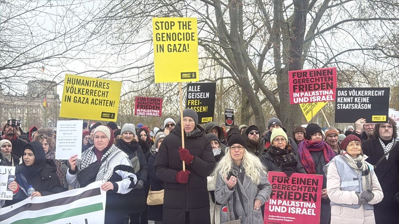 Berlin'de Filistin'e Destek Gösterisi Düzenlendi