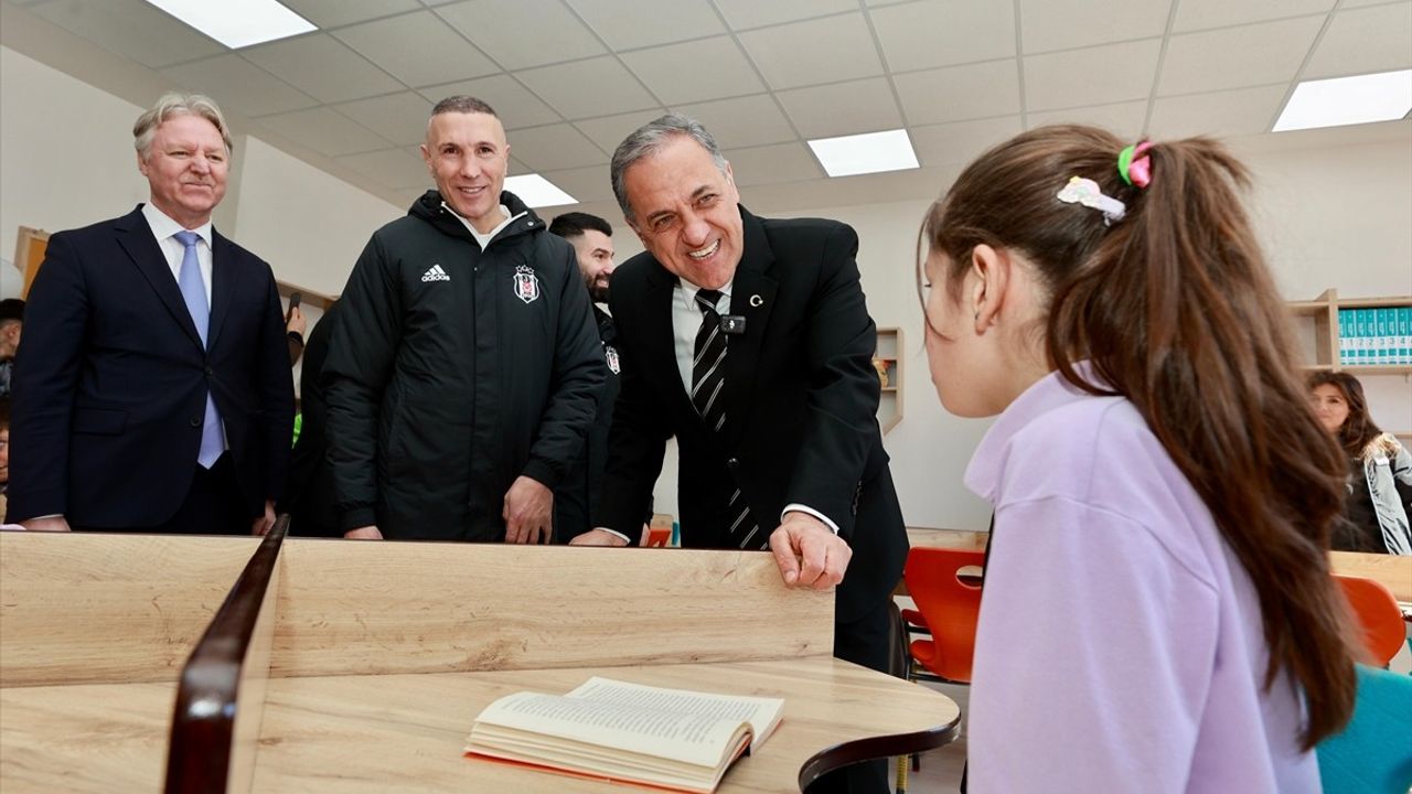 Beşiktaş JK'nın Desteğiyle Bingöl'deki Köy Okuluna Kütüphane Açıldı