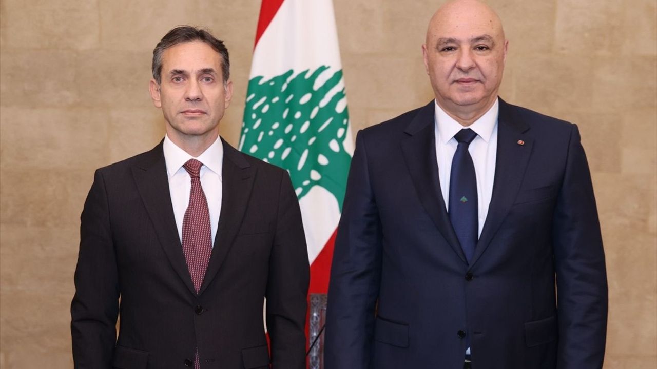 Beyrut Büyükelçisi Murat Lütem, Lübnan Cumhurbaşkanı Joseph Avn'a Güven Mektubunu Sundu