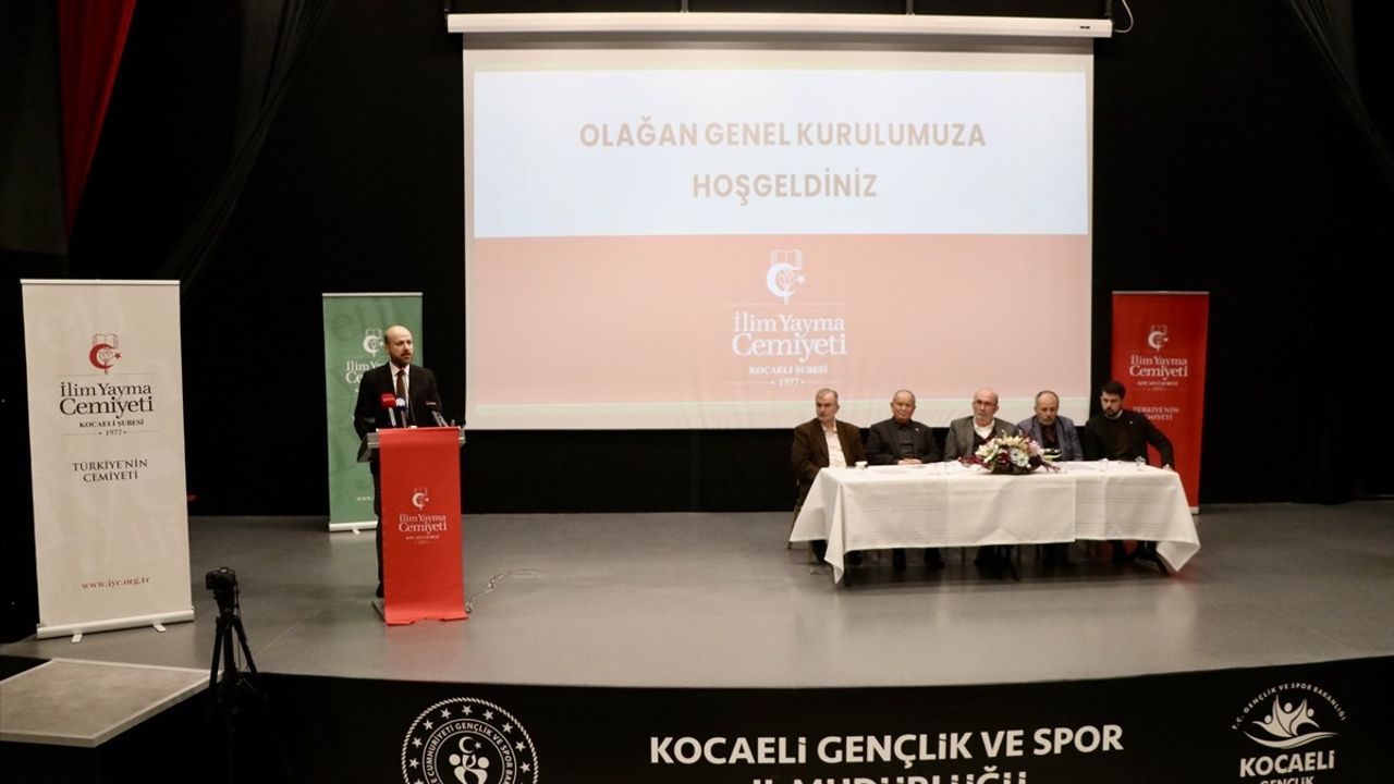 Bilal Erdoğan, Kocaeli'de İlim Yayma Vakfı'nın Geleceği Üzerine Konuştu