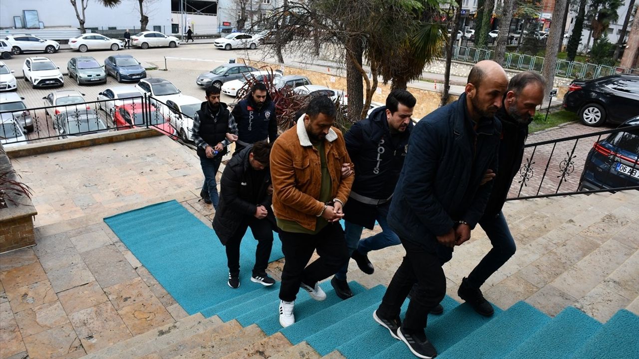 Bilecik Merkezli Dolandırıcılık Operasyonunda 4 Şüpheli Tutuklandı
