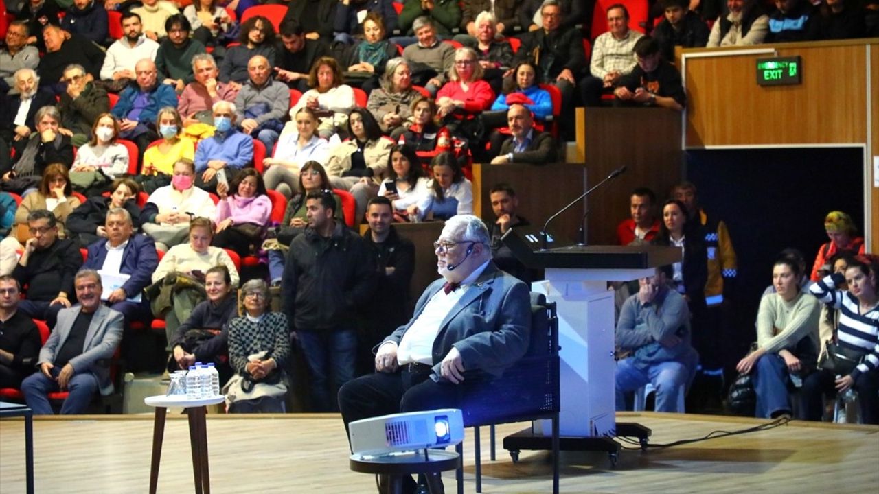 Bodrum'da Deprem ve Tsunami Paneli Düzenlendi