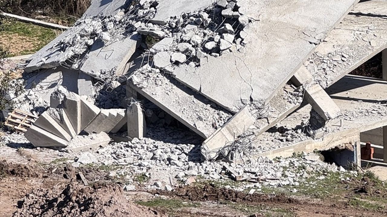 Bodrum'da Kaçak Yapılar Yıkıldı: Gergin Anlar Yaşandı