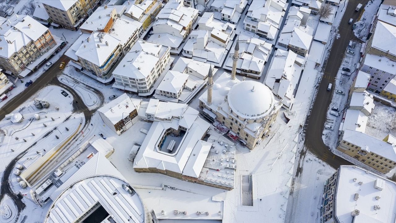 Bolu Dağı'nda Karla Kaplı Anadolu Otoyolu Hava Görüntüleriyle Gün Yüzüne Çıktı