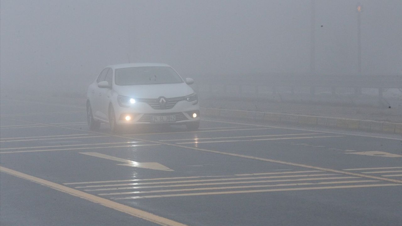 Bolu Dağı'nda Sis Ulaşımı Olumsuz Etkiliyor