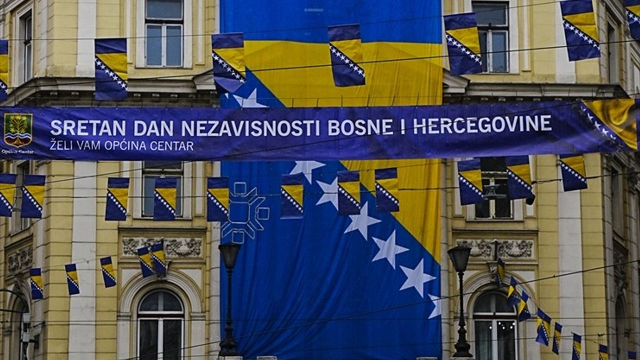Bosna Hersek, Bağımsızlığının 33. Yılını Kutluyor