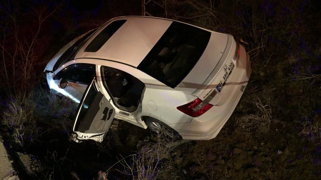 Burdur'da Şarampole Devrilen Otomobilin Sürücüsü Hayatını Kaybetti