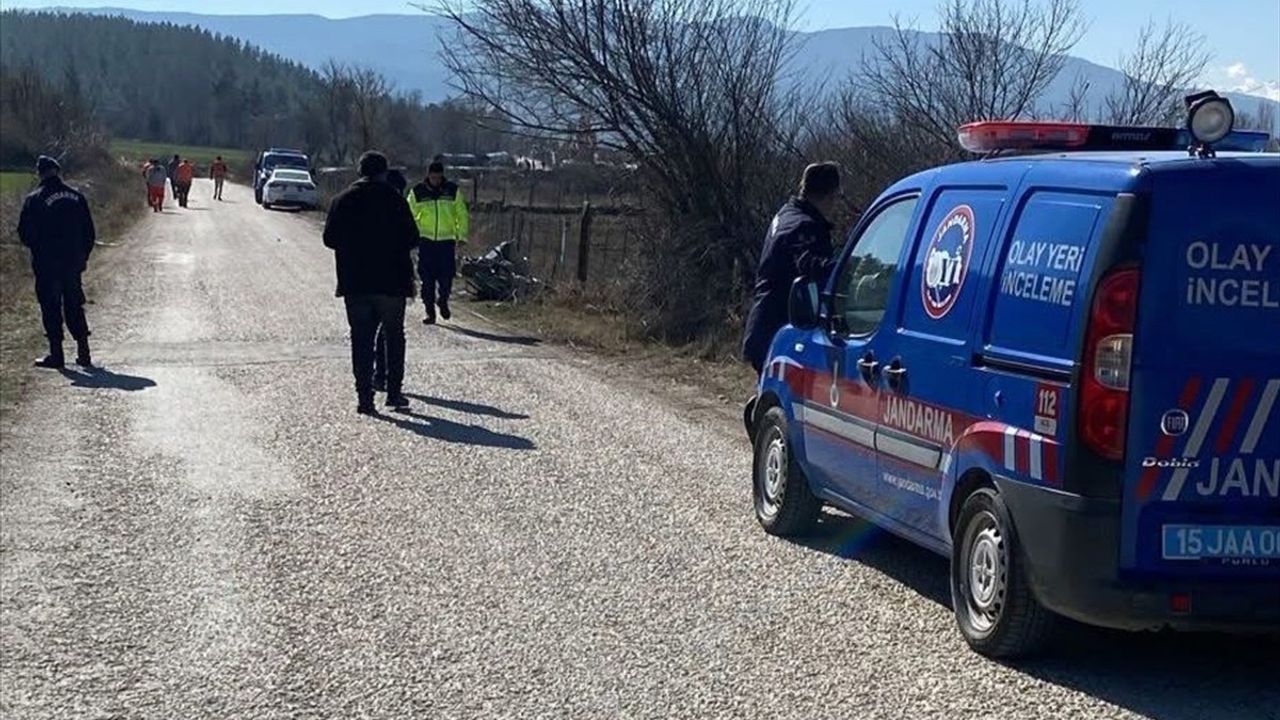Burdur'da Traktörden Düşen Kişiyi Motosiklet Kazasıyla İlgili Olarak Yanlış Bildirdiği İddia Edilen Zanlı Tutuklandı