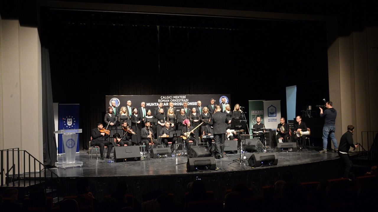 Bursa'da Muhtarlar Korosu'ndan Müzik Dolu Gece