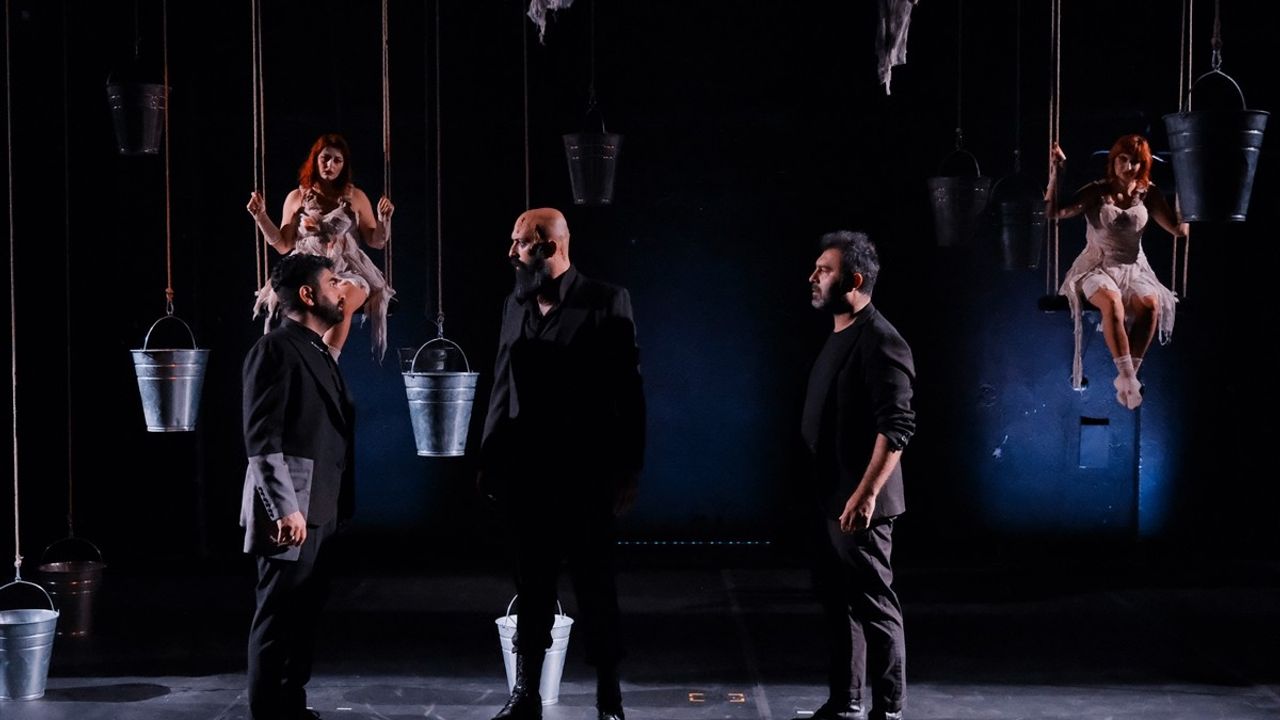 Bursa Devlet Tiyatrosu 'Othello' ile İlgiyi Üzerine Çekti