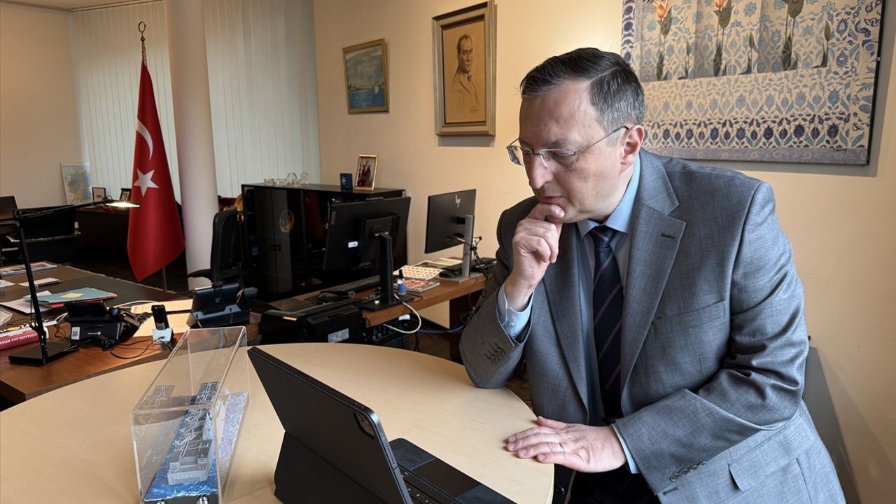 Büyükelçi Gökhan Turan, Anadolu Ajansı'nın 'Yılın Kareleri' Oylamasına Katıldı