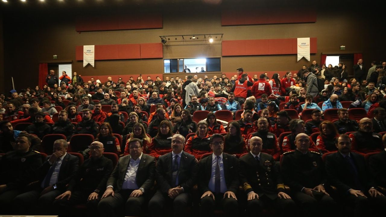 Çanakkale'de 6 Şubat depremlerinin anma programı düzenlendi