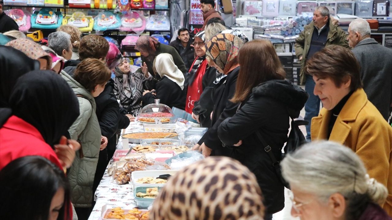 Çankırı'da Bayat Ekmeklerden Hazırlanan Yiyeceklerle Kermes Düzenlendi