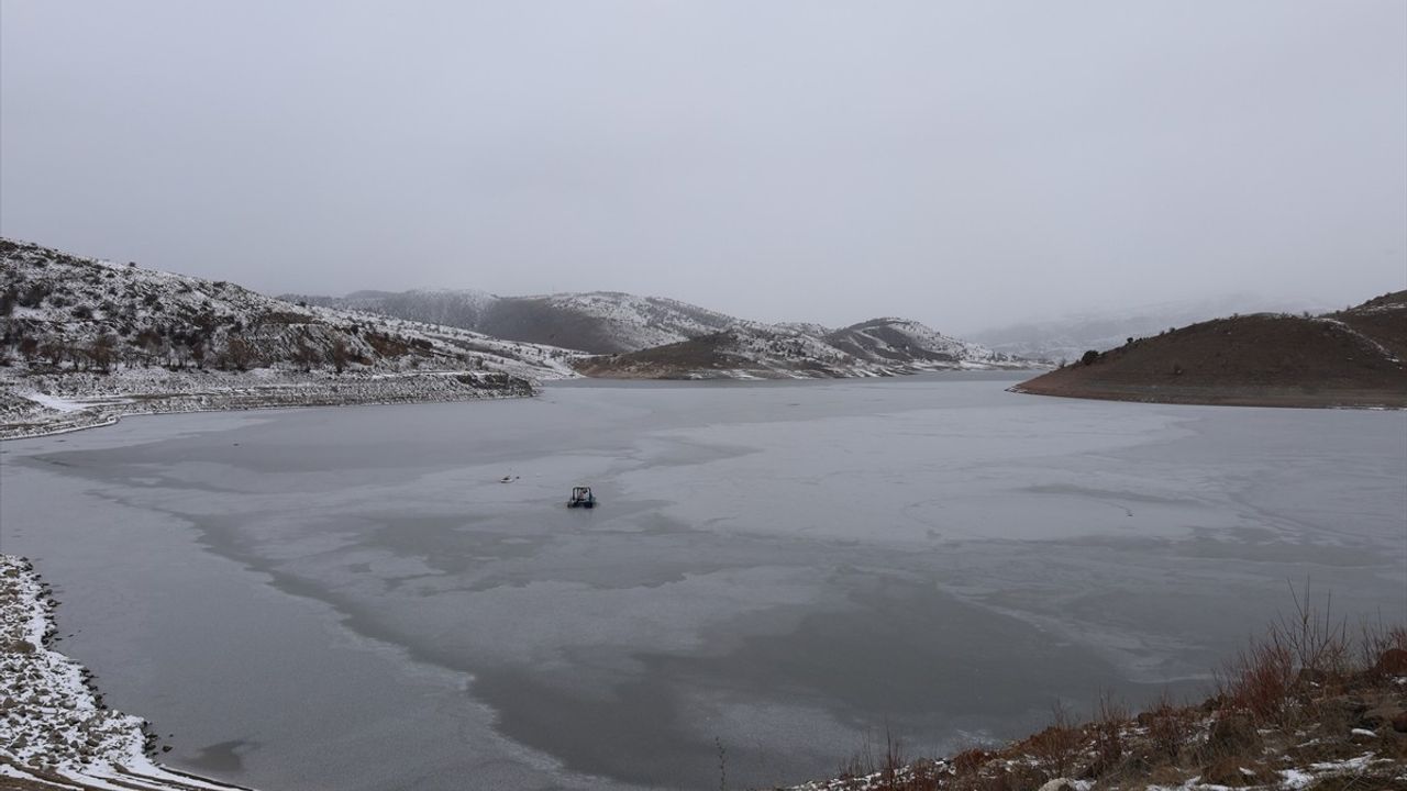 Çankırı'nın Güldürcek Barajı'nda Su Seviyesi Yüzde 31'e Düştü