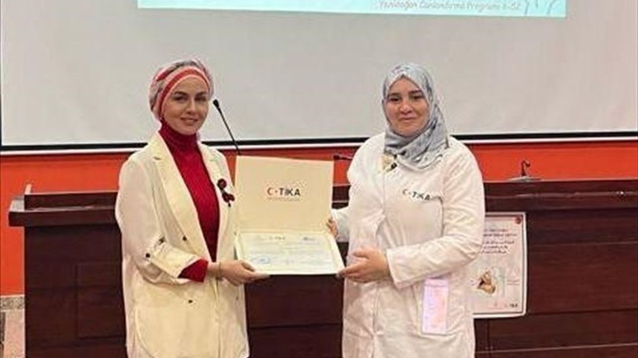 Cezayir'de TİKA'dan 'Yeni Doğan Canlandırma ve Acil Obstetrik Bakımı' Eğitimi