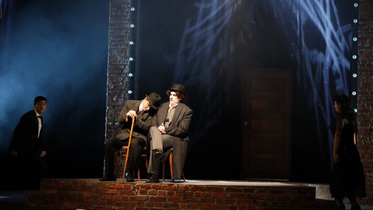 Chaplin Oyunu 28 Şubat'ta Maximum Uniq Hall'da Seyircilerle Buluşacak