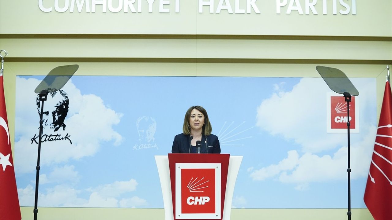 CHP, Cumhurbaşkanı Aday Adaylığı için Ön Seçim Yönergesini ve Takvimini Açıkladı