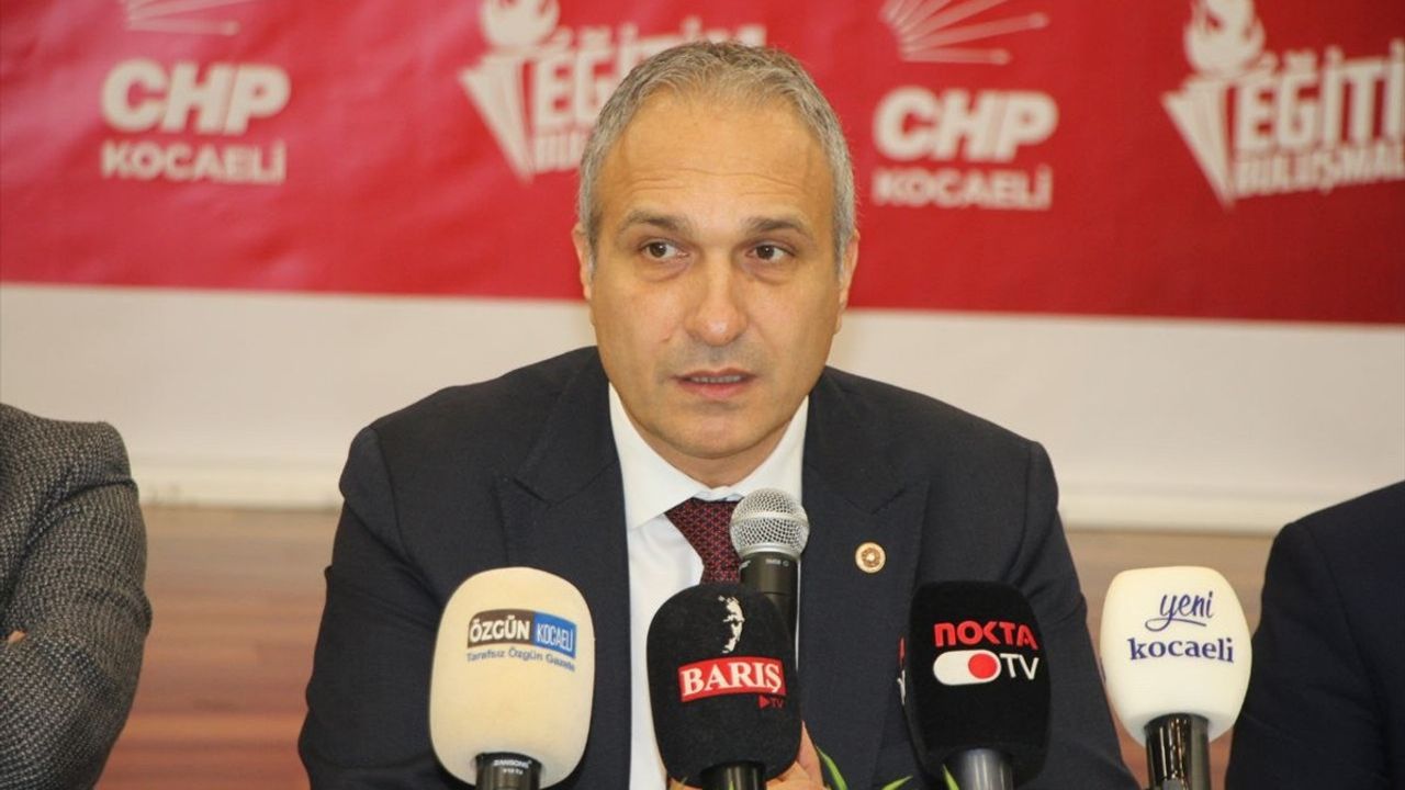 CHP Genel Başkan Yardımcısı Özçağdaş, Kocaeli'de Eğitim Buluşmaları Programına Katıldı