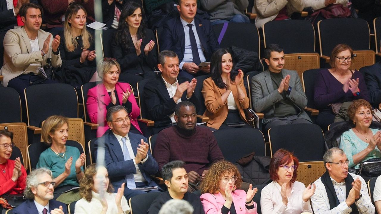CHP Genel Başkanı Özgür Özel, Cumhurbaşkanlığı Senfoni Orkestrası Konserine Katıldı