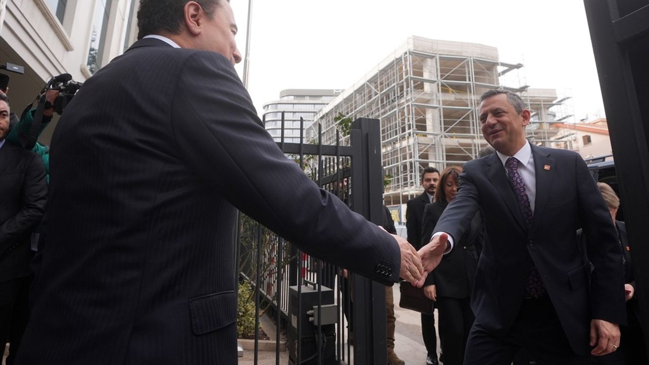 CHP Genel Başkanı Özgür Özel, DEVA Partisi Genel Başkanı Babacan'ı Ziyaret Etti