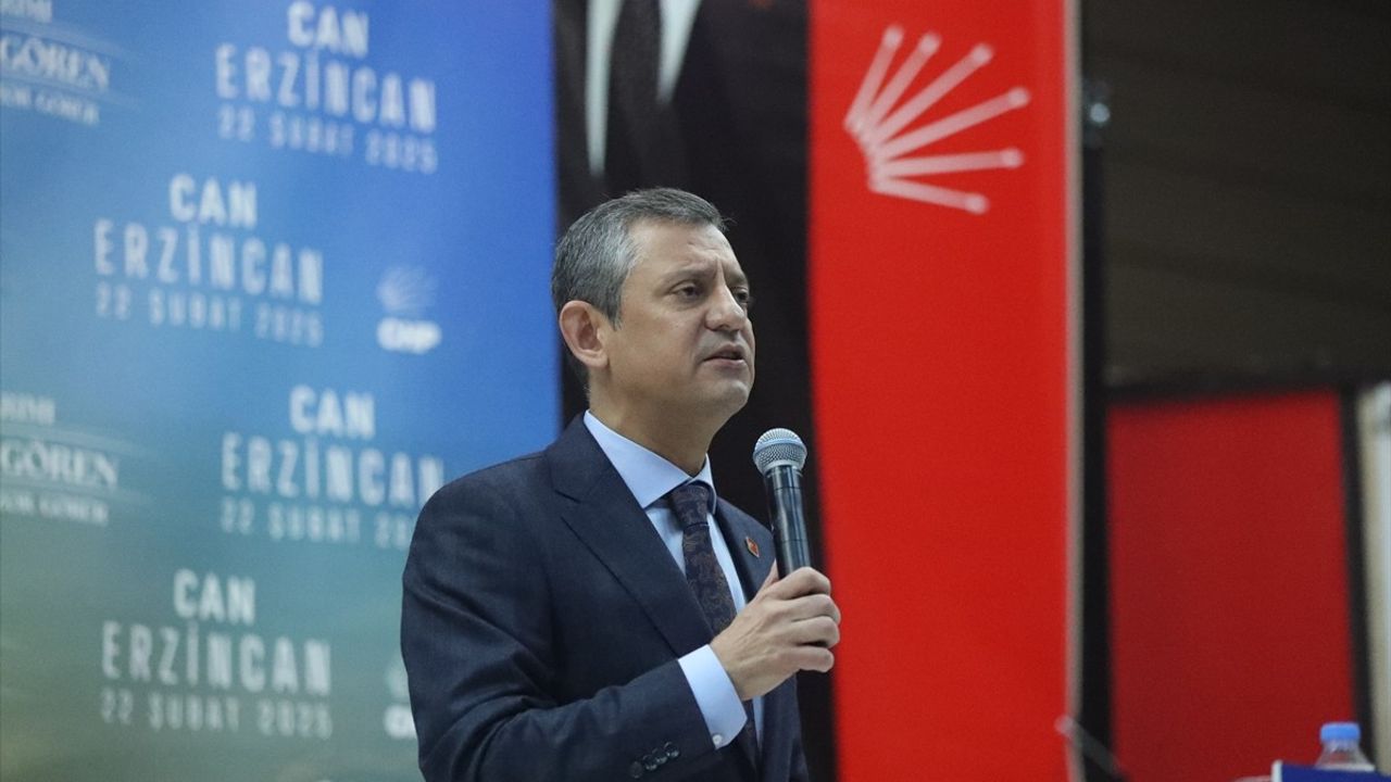 CHP Genel Başkanı Özgür Özel Erzincan'da Halk Buluşması Düzenledi