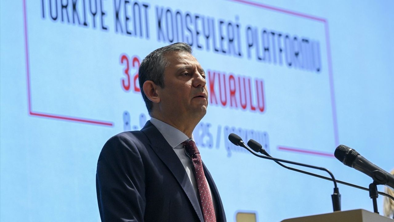 CHP Genel Başkanı Özgür Özel, Türkiye Kent Konseyleri Platformu'nda önemli açıklamalarda bulundu