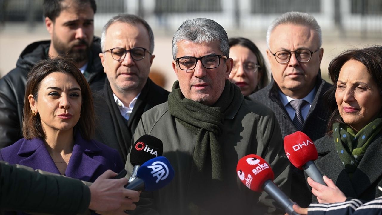 CHP, Köy Kanunu’ndaki Değişikliklerin İptali için Anayasa Mahkemesi’ne Başvurdu