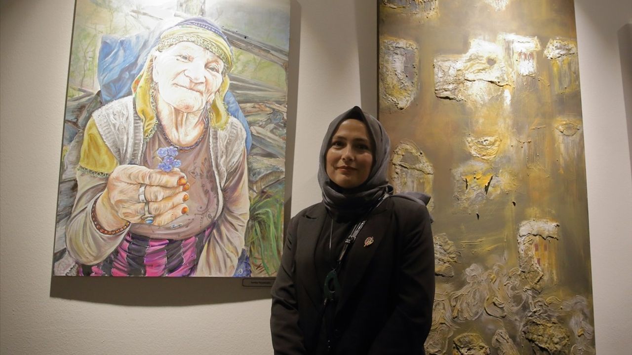 Çorum'da 71 Kadın Ressamın Eserleri Sergilendi