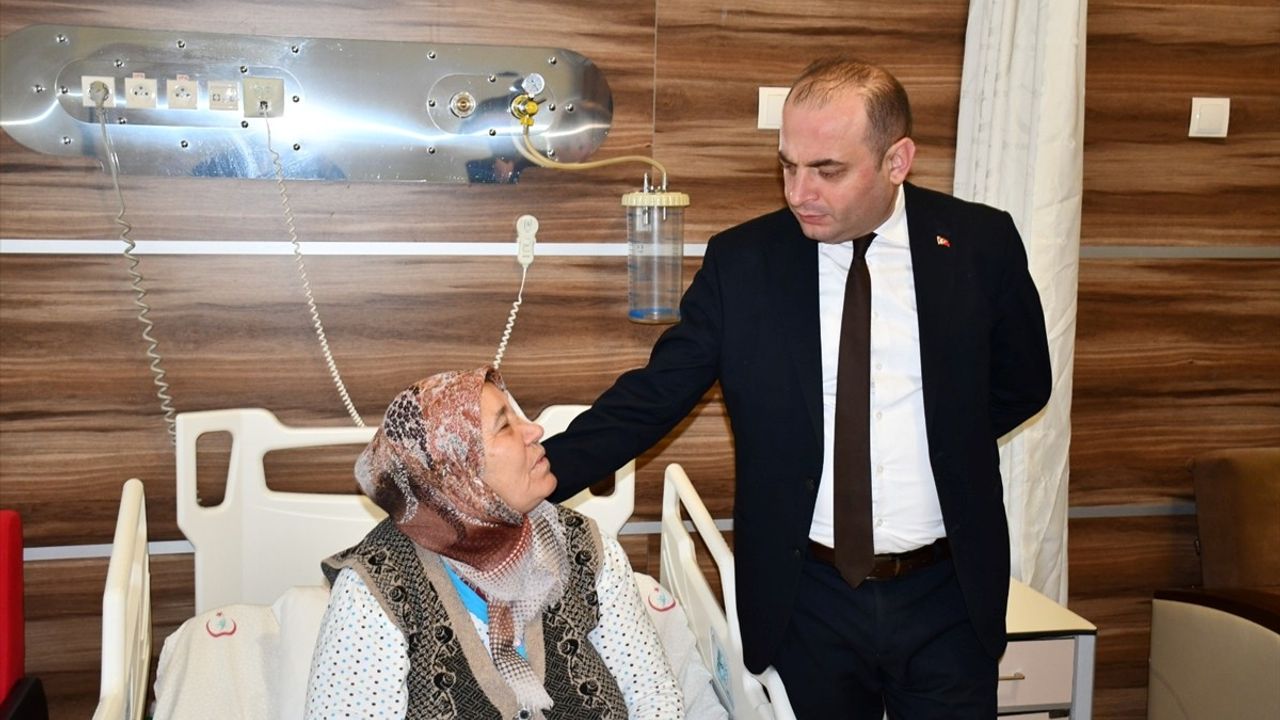 Çorum'da 72 Yaşındaki Kadın, Kornea Nakli ile Yeniden Görmeye Başladı