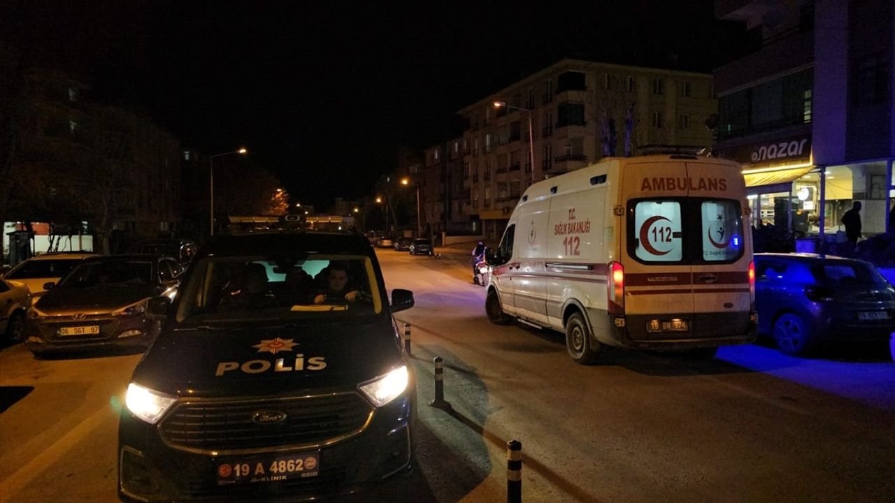 Çorum'da Bıçaklı Saldırı: 23 Yaşındaki Genç Yaralandı