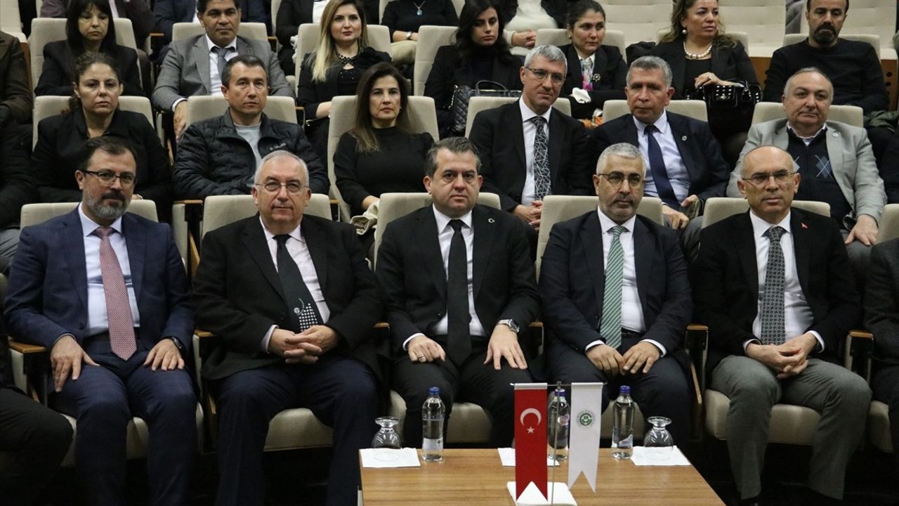 Çukurova Üniversitesi'nde 6 Şubat Depremlerine Anma Programı Düzenlendi