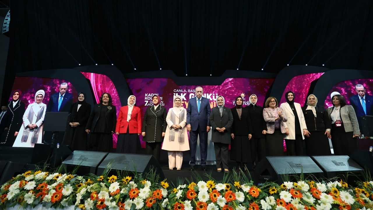 Cumhurbaşkanı Erdoğan, Kadın Kolları Kongresi'nde Kadına Yönelik Politikalara Vurgu Yaptı