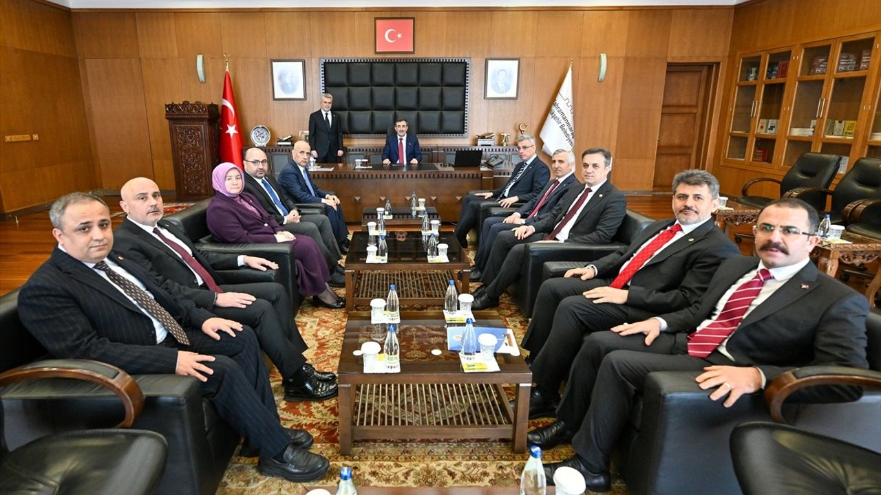 Cumhurbaşkanı Yardımcısı Cevdet Yılmaz, Kahramanmaraş'ta Önemli Ziyaretlerde Bulundu