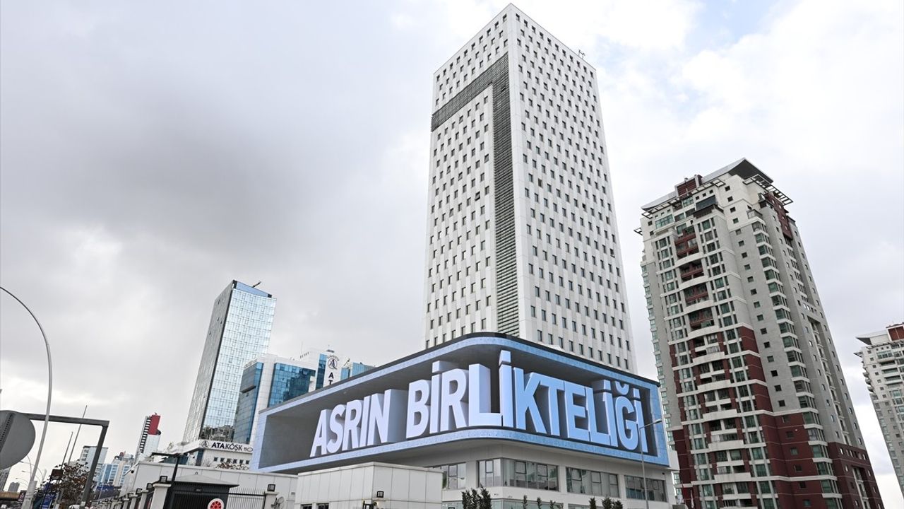 Cumhurbaşkanlığı İletişim Başkanlığı, 'Asrın Birlikteliği' Kampanyası ile Depremdeki Dayanışmayı Vurguladı