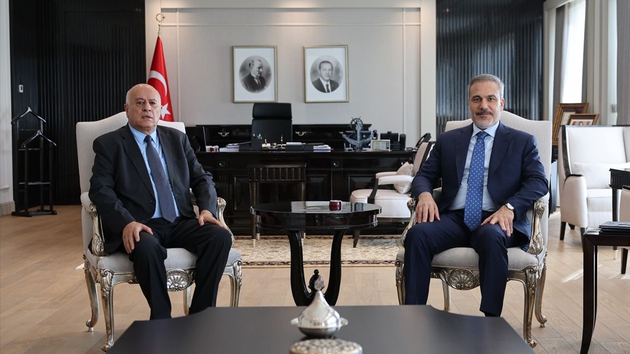 Dışişleri Bakanı Hakan Fidan, Fetih Genel Sekreteri Cibril Rajub ile Görüştü